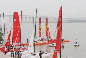 競(jìng)帆黃河！首屆三門峽“黃河船奇”帆船公開賽起航